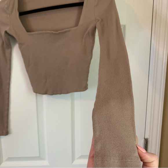 Zara Taupe Long Sleeve Ribbed Knit Crop Top, size S - Picture 4 of 7